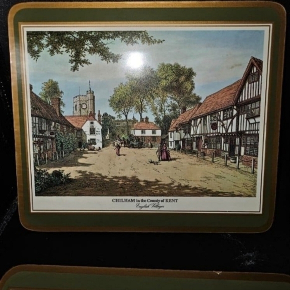 4 Pre Owned Continental Luncheon Placemats With English Villages Designs - Picture 4 of 8